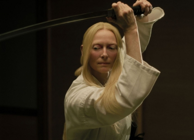 No importa lo que Jim Jarmusch intente, es imposible que sus trabajos carezcan de la gracia, la chispa, y el recubrimiento filos�fico y humanista que le son idiosincr�sicos. Incluso cuando estira un poco de m�s la liga, como es en el caso de�The Dead Don?t Die.  - ENFILME.COM