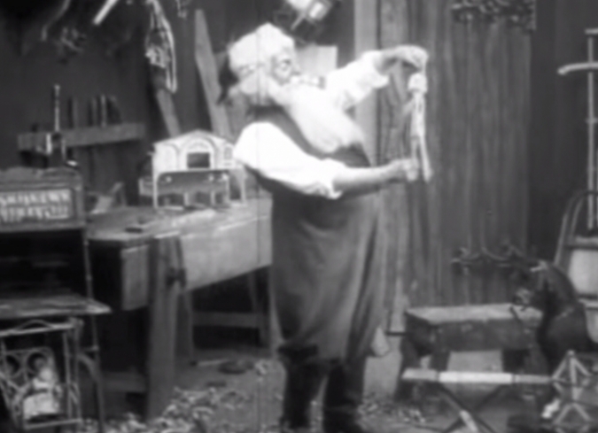 Un encantador filme silente dirigido por�Edwin S. Porter en 1905, adaptado del poema hom�nimo de 1823 de�Clement Clarke. A este poema se le atribuye la concepci�n de Santa Claus desde mediados del siglo XIX hasta la actualidad: su apariencia bonachona, la noche de su visita, su modo de transportarse, el n�mero y los nombres de sus renos, y la tradici�n de traer juguetes a los ni�os  - ENFILME.COM