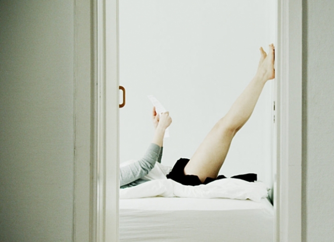 La consecuencia ha sido una extensa colecci�n de existencias en el aislamiento unas de otras; cuando la sana ?solitude? se precipita hacia la aciaga ?loneliness?.  - ENFILME.COM